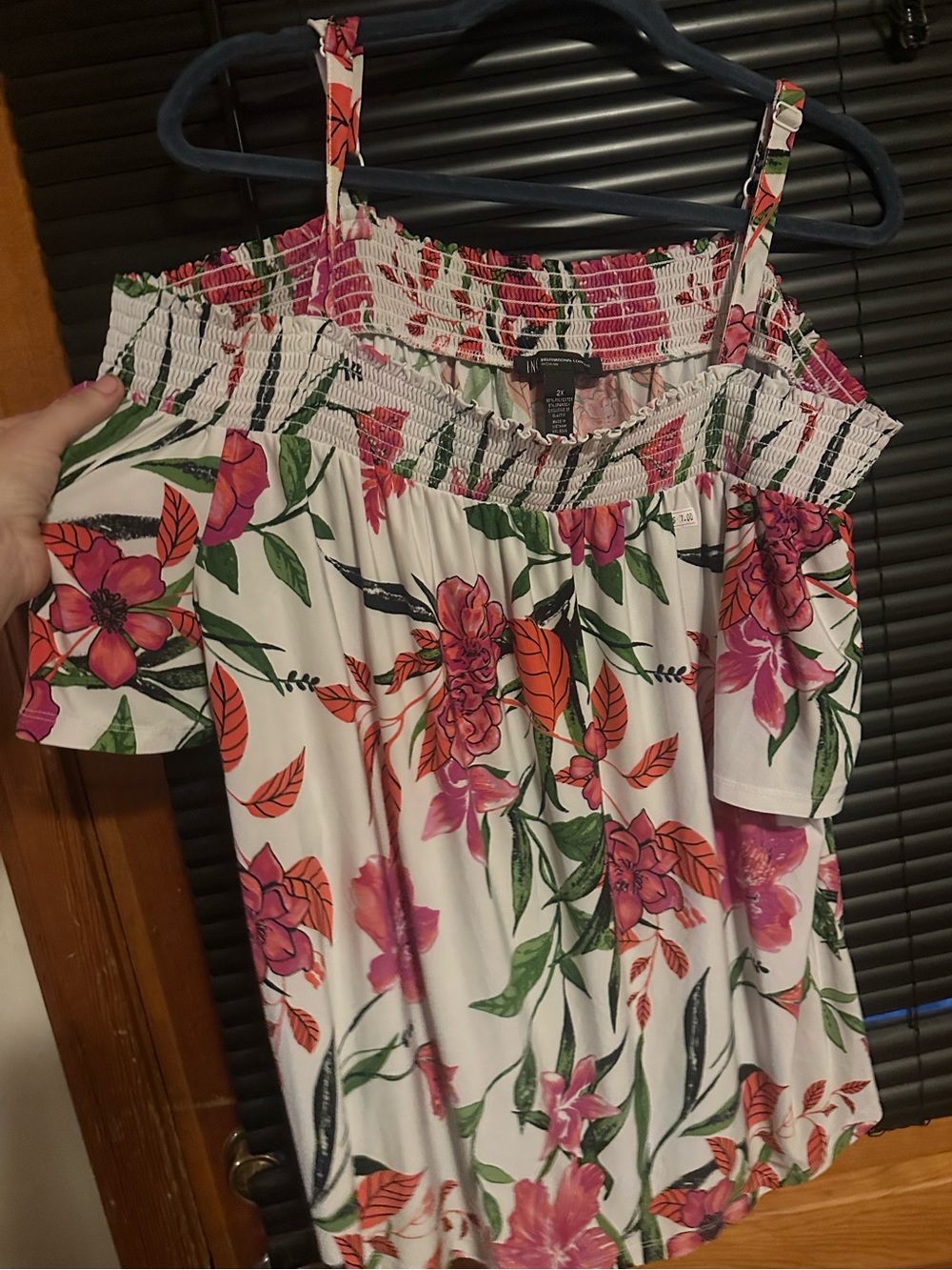 I.N.C. International Concepts woman Tropical Flower Vine Off-The-Shoulder Top - Picture 2 of 4